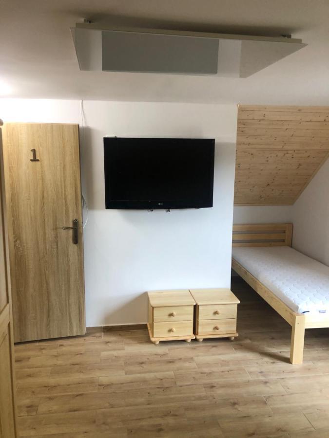 Hotel Wbs Vinarstvi U Lisu Znojmo 6345 Esterno foto
