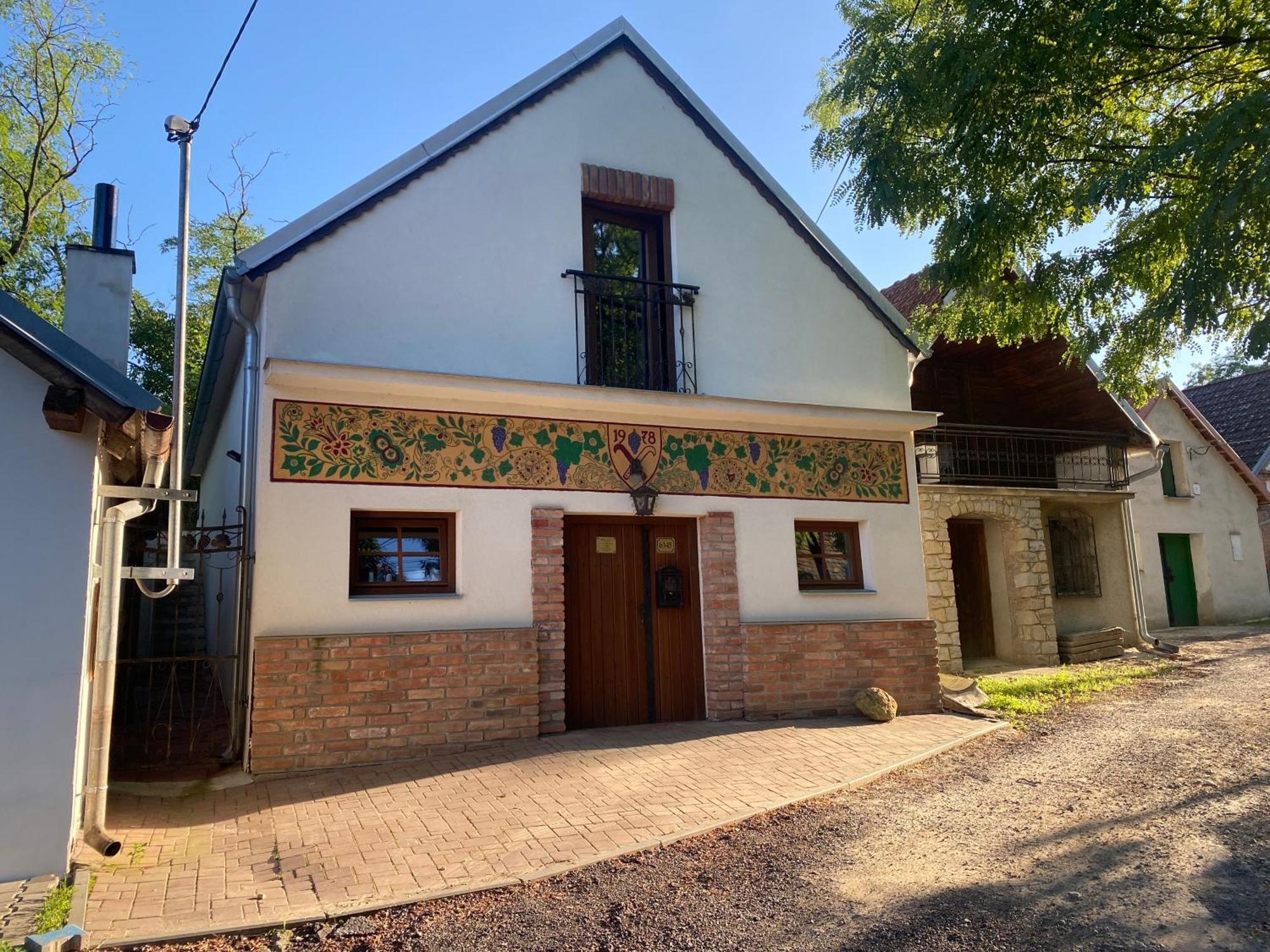 Hotel Wbs Vinarstvi U Lisu Znojmo 6345 Esterno foto
